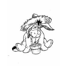 Winnie the Pooh (Cartoon Characters) coloring page #28897 to print and color